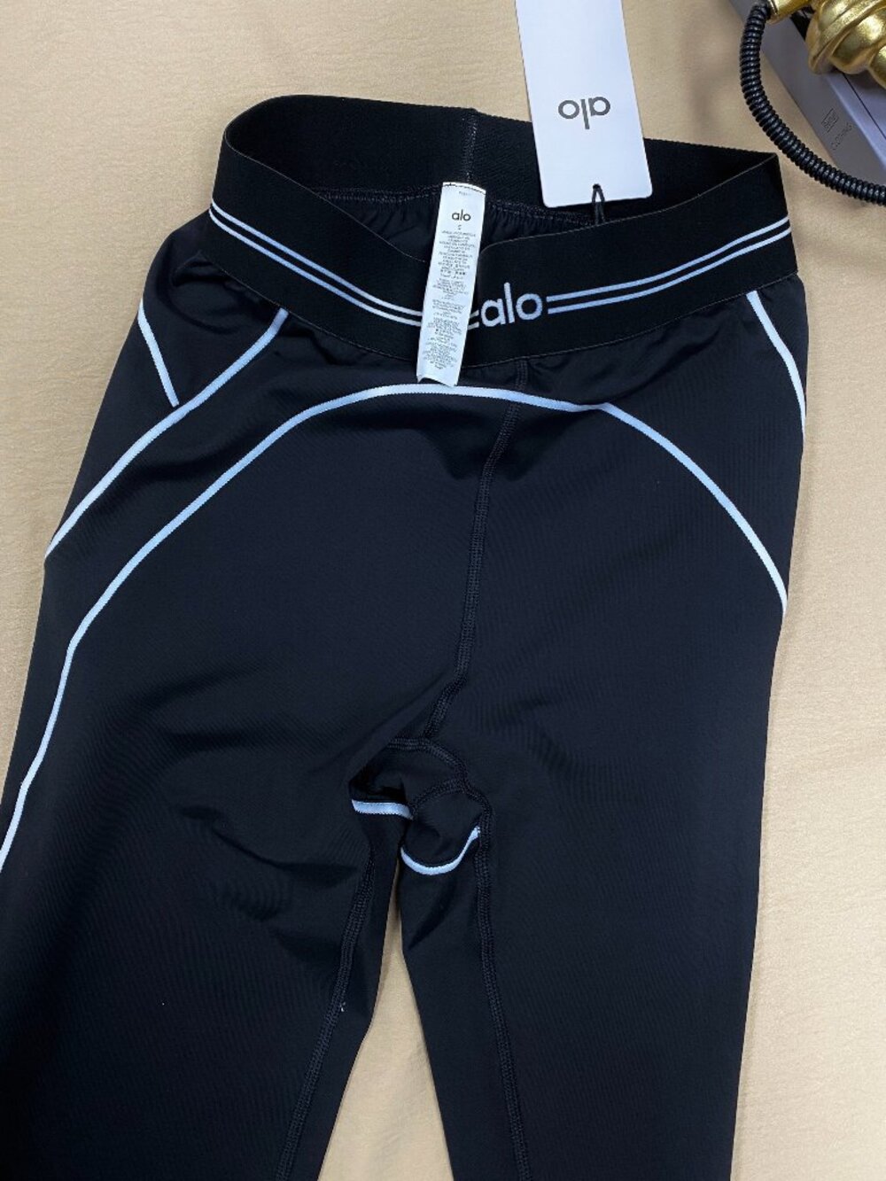 Black/White🍒🔥Alo Airbrush High-Waist Heart Throb Legging Sculpting Fit NWT - Picture 3 of 9